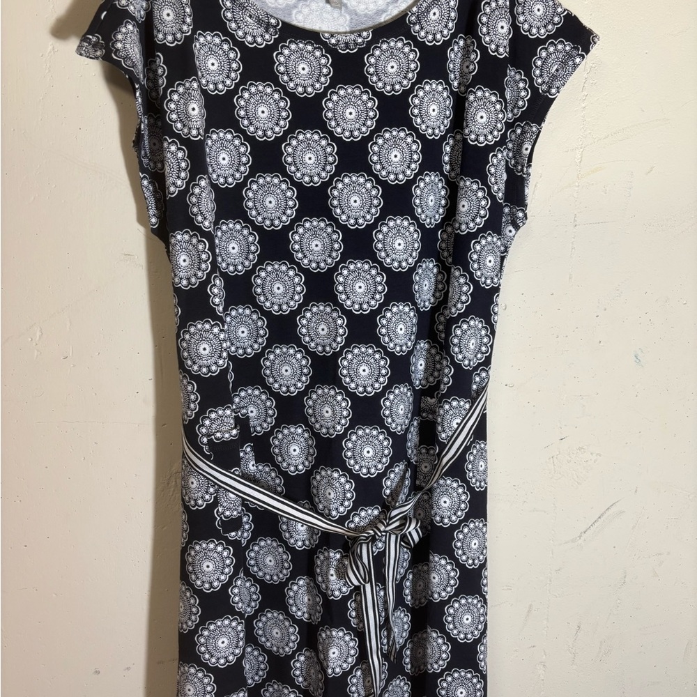 T by Talbots casual knit dress. excellent condition. Navy and white. Knee length